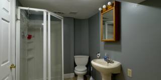 Charming 2Bed/2.5Bath in Washington Vilage - Extra Space in the Basement Gallery 35