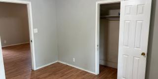 1911 Cherry St Gallery 11