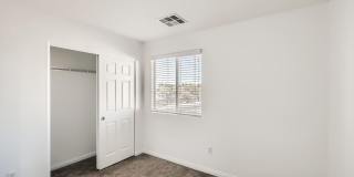 2 Story with Vaulted Ceiling and All Kitchen Appliances Gallery 22