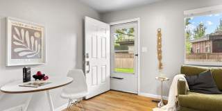 Bright West Highland Home with Modern Finishes!! Gallery 8