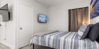 Charming comfy Studio in La Jolla Village! Gallery 18