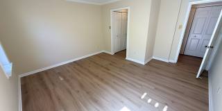 2 Level, 2 Bedroom Hidden Gem in Dupont! Gallery 23