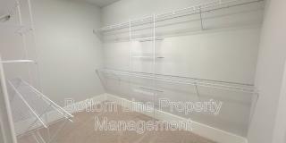 5218 Kelly St Gallery 21