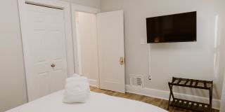 150 E Woodland St Gallery 11