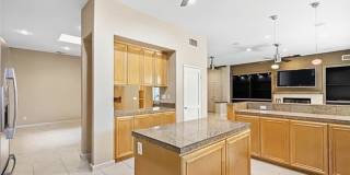 240 Kavenish W Gallery 8