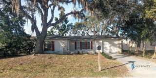 LARGE 3/2 1460 sq ft home with an open floorplan, indoor laundry and more!! Gallery 1