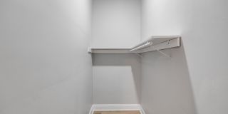 2224 N Kenwood Avenue Gallery 21