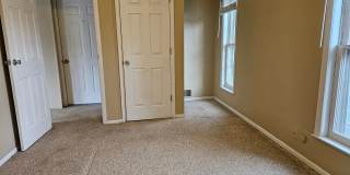 Highlands 1 Bedroom 1 Bath w/ Yard and Laundry! Gallery 45
