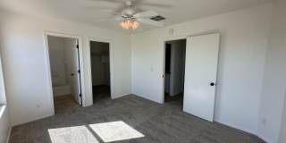 Two-Story 3 Bed/2.5 Bath with 2nd Floor Laundry Room! Gallery 11