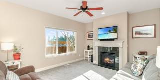 Mt. Rainier View Home on Cul-De-Sac with 3-Car Garage & A/C Gallery 10