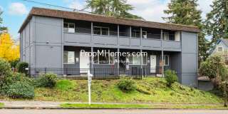 Updated Two Bedroom First Floor Unit in the Heart of Oregon City Gallery 1