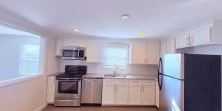 387 Quaker Lane S Gallery 1