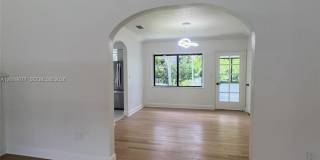 2910 SW 2nd Ave Gallery 5