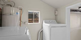 Remodeled Midtown Bungalow Gallery 20