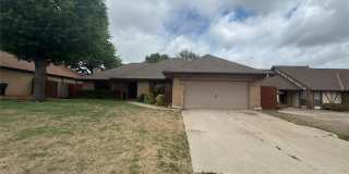 325 E Parkland Drive Gallery 1