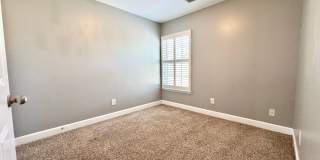 3 Bed, 2.5 Bath Townhome w/ 2 Car Garage Gallery 21