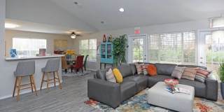 733 West Gallery 14