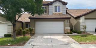 Great 3 bed 2.5 bath townhouse located near Summerlin Gallery 1
