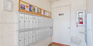 711 S Hollybrook Dr Gallery 24