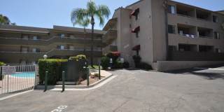 2 Bedroom 2 Bath Condo with Pool and Private Parking Space Gallery 3