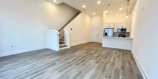 Northern Liberties 2-Bed, 2-Bath Home with Private Roof Deck Gallery 1