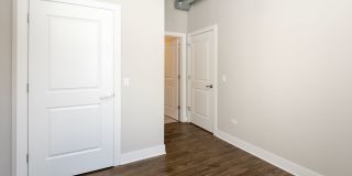 3833 N Broadway Gallery 270