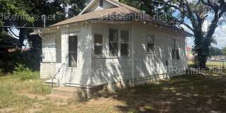$1195- ** COMING SOON** 3 bedroom / 1 bathroom - Single Family Home Gallery 1