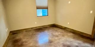 Gorgeous Condo minutes from The Pearl Gallery 10