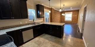 Charming 2BR house, fenced yards, exposed brick, open feel, great location! (Hooker) Gallery 8