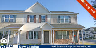 Super cute 2 BD/2.5 BA Townhome with Screened Porch Gallery 1