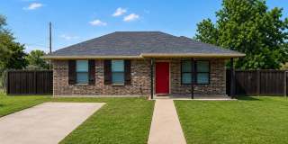 Well maintained 3 bedroom house for rent in Sanger! Gallery 1