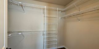 Spacious 2700+ sq.ft House in Logan Park neighborhood Gallery 17
