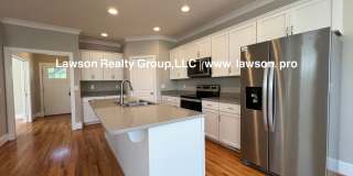 Upscale Three Bedroom in Colonial Green with Garage Upscale Three Bedroom in Colonial Green with Garage Gallery 17