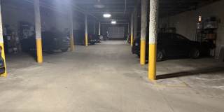 6135 N Broadway Street Gallery 11