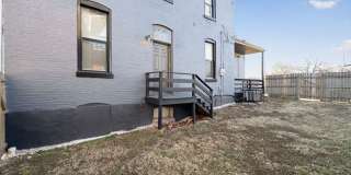 Charming 2BR Townhome in Saint Louis Gallery 18