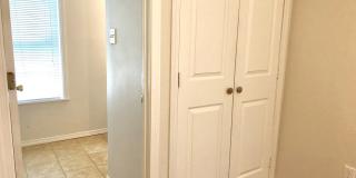 3br/2ba cottage by LSU with all new appl, 2nd house from River Road Gallery 14