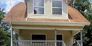 Three bedroom one bathroom single-family home for rent Gallery 1