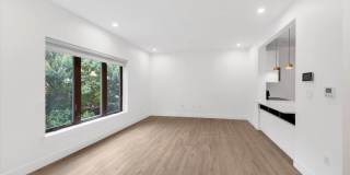 525 N MACQUESTEN PARKWAY Gallery 8