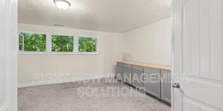 4923 North Glenrock Avenue Gallery 19