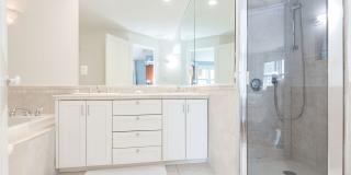 Winter Rental: Waterfront 3 Bed/3 Bath on Rocky Neck Gallery 23