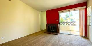 Lovely Spacious Eastlake Condo Gallery 9