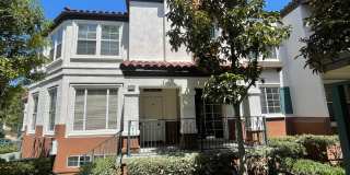 Tri-Level Townhome in Tustin Gallery 1