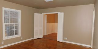 SUPER LOCATION / NO CARPET   --   ( FREE RENT ; w/ qualified app:   CALL FOR DETAILS )_ Gallery 7