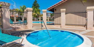 Beautiful 2bd/2bath townhome in Cambridge Terrace Community. Gallery 21