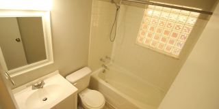 Beautiful 2 Bedroom, 1 Bath home is West Raleigh! Pet Friendly! Gallery 14