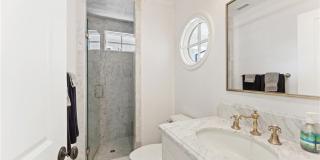 115 Topaz Gallery 22