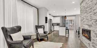 809 Lee Street Gallery 10