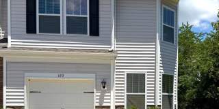 Spacious 3 Bedroom/ 2 Bath townhouse w/office for rent in Fountain Park, convenient Asheville location Gallery 1
