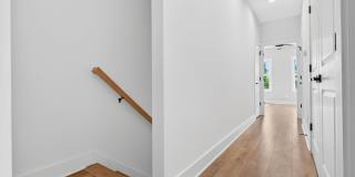 413 Lellyett Street Gallery 37