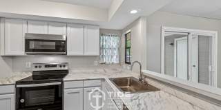 Live Close to It All – Convenient Mount Pleasant Home Gallery 13